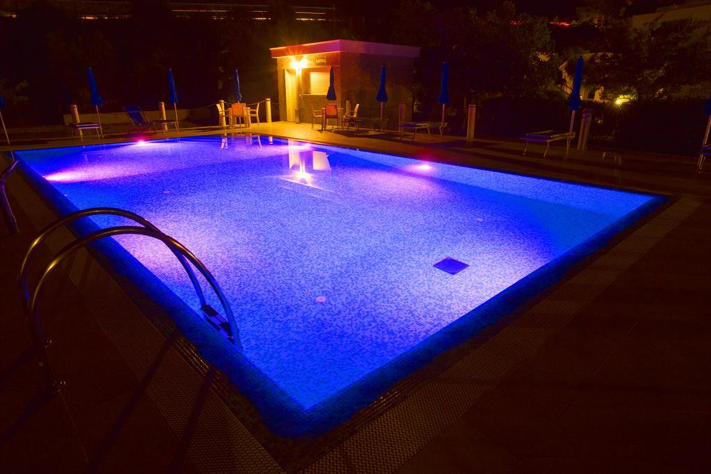 Hotel Residence Villa Ascoli Вьесте Экстерьер фото